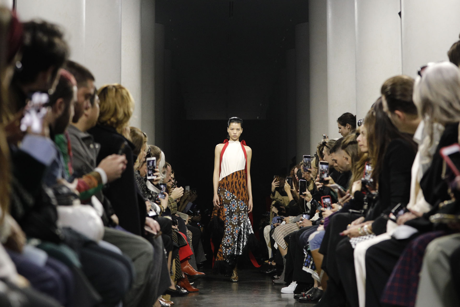 Paris Fashion 2019 F/W Mugler